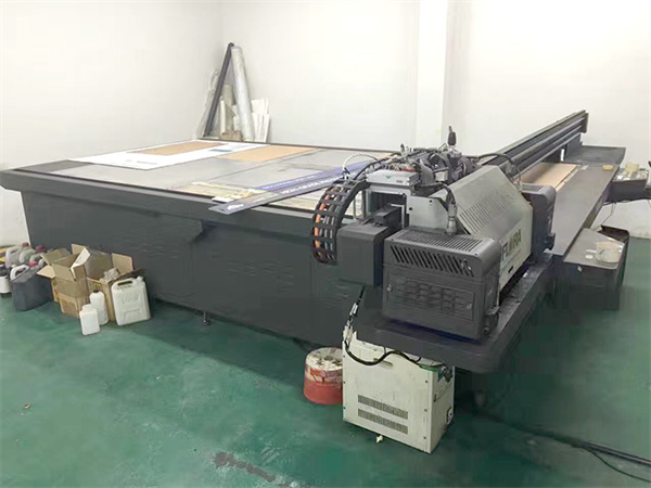 産品(pin)割樣(yang)機